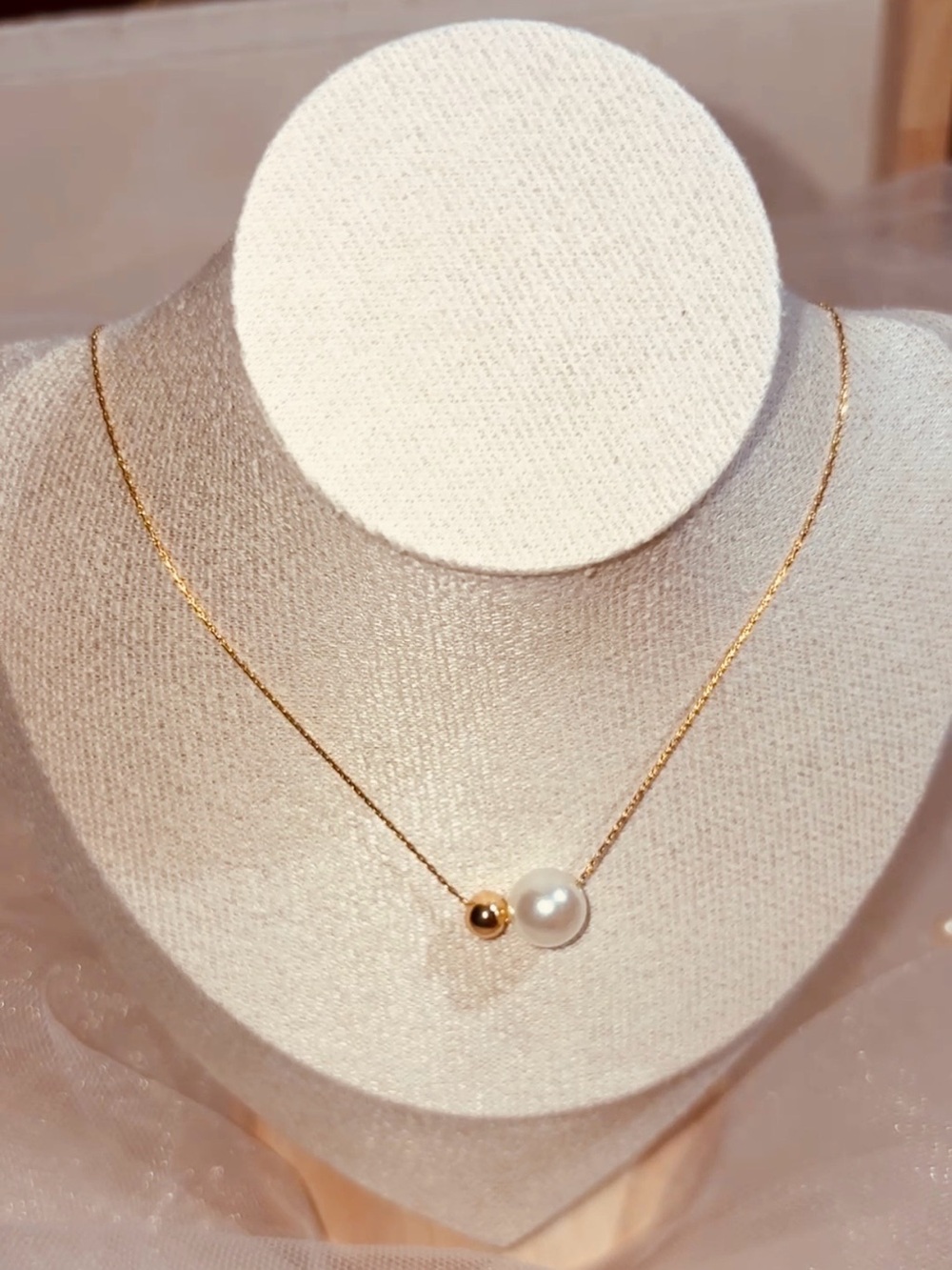 Gold Pearl Pendant Necklace - Elegant Minimalist Jewelry